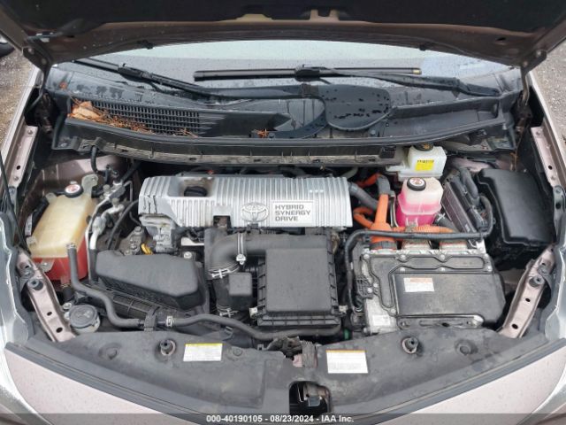 JTDZN3EU4HJ071469 Toyota Prius V Three