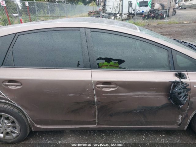 JTDZN3EU4HJ071469 Toyota Prius V Three