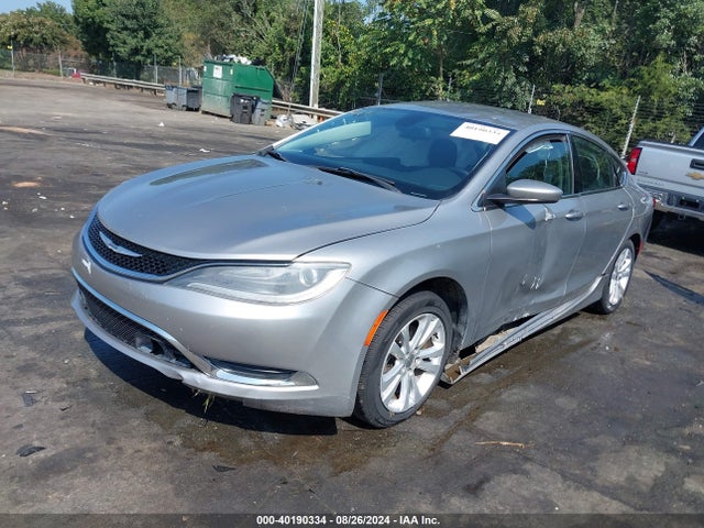 Chrysler 200 Limited 2015 1C3CCCAB0FN596720 Image 2