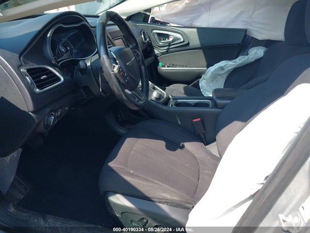 Chrysler 200 Limited 2015 1C3CCCAB0FN596720 Image 5
