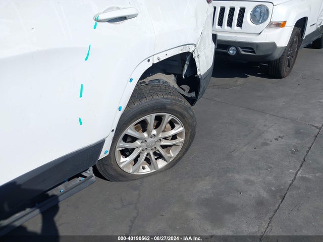 1C4PJLCBXKD490601 Jeep Cherokee Latitude Fwd
