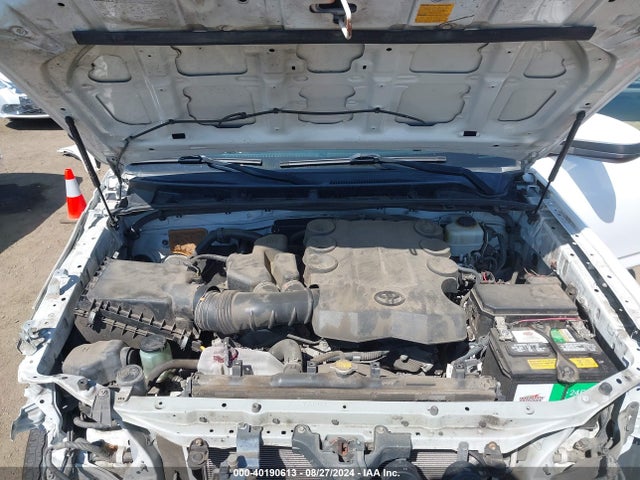 Toyota 4RUNNER SR5 2014 JTEBU5JR2E5172818 Image 10