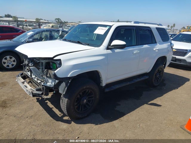 Toyota 4RUNNER SR5 2014 JTEBU5JR2E5172818 Image 2