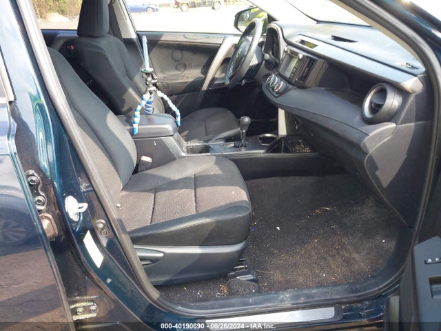 Toyota RAV4 LE 2017 JTMBFREV5HJ712574 Image 5