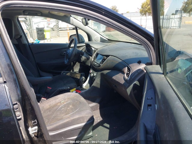 Chevrolet TRAX LS 2017 3GNCJKSBXHL168495 Image 5