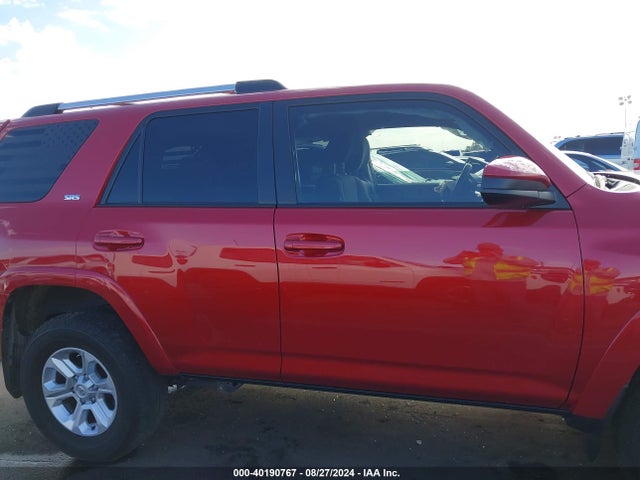 Toyota 4RUNNER SR5 2022 JTEMU5JR0N6044645 Image 13