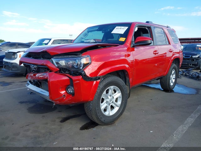 Toyota 4RUNNER SR5 2022 JTEMU5JR0N6044645 Image 2