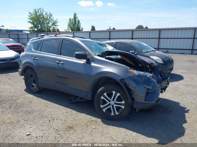 Toyota RAV4 LE 2018 JTMBFREV5JJ183052 головне зображення