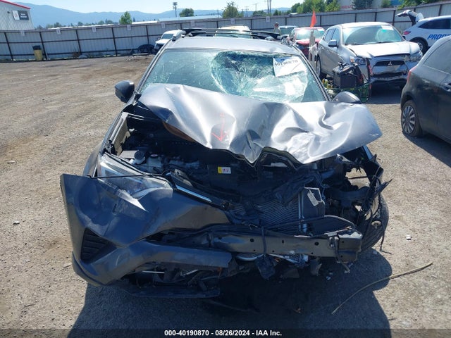 Toyota RAV4 LE 2018 JTMBFREV5JJ183052 Image 13