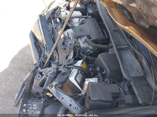 Toyota RAV4 LE 2018 JTMBFREV5JJ183052 Image 21
