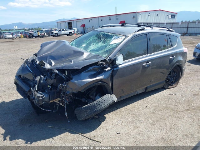 Toyota RAV4 LE 2018 JTMBFREV5JJ183052 Image 2