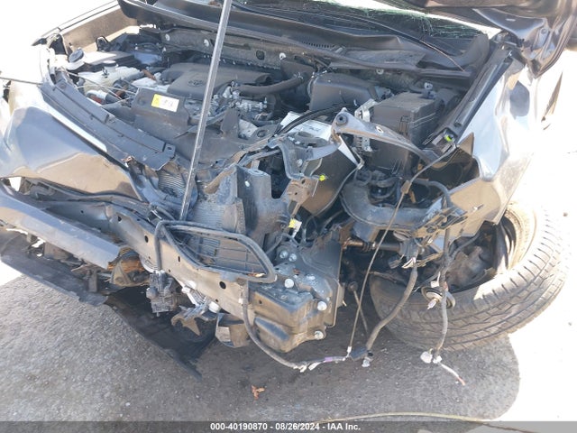 Toyota RAV4 LE 2018 JTMBFREV5JJ183052 Image 6