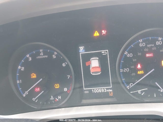 Toyota RAV4 LE 2018 JTMBFREV5JJ183052 Image 7