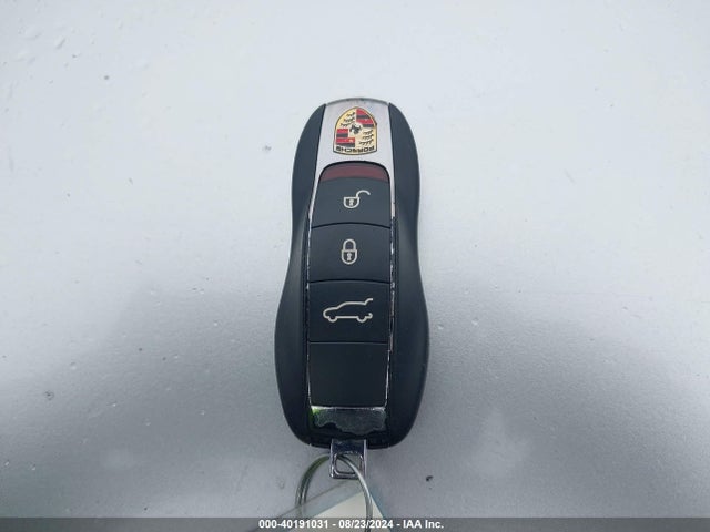 2017 PORSCHE MACAN WP1AF2A55HLB61459 Photo 10