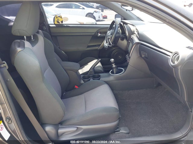 JTKJF5C77GJ016122 Scion TC