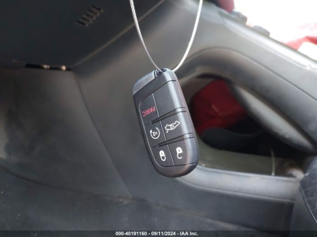 1C3CCCCG8FN589264 Chrysler 200 C