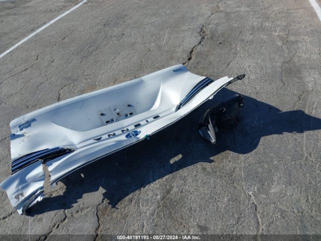 5TDJSKFC5NS061652 Toyota SIENNA XLE