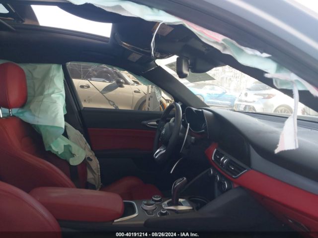 ZARFAMBN2L7638615 Alfa Romeo Giulia Ti Sport Rwd