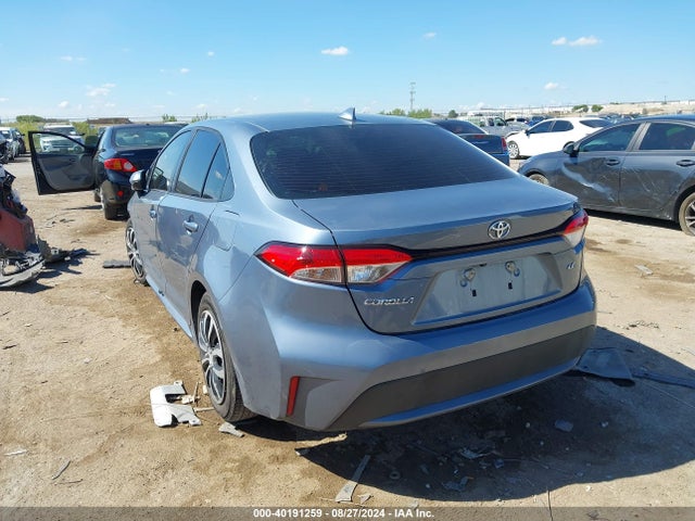 Toyota COROLLA LE 2022 JTDEPMAE2N3014538 Image 3