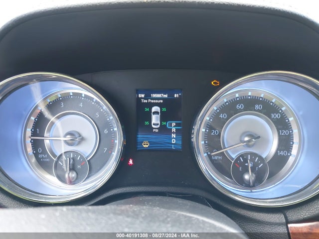 Chrysler 300 2014 2C3CCAAGXEH138514 Image 7