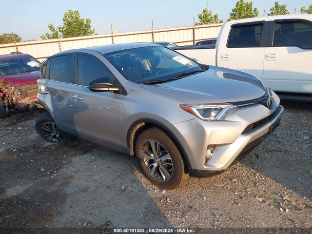 Toyota RAV4 LE 2018 2T3BFREV0JW765707 Image 1