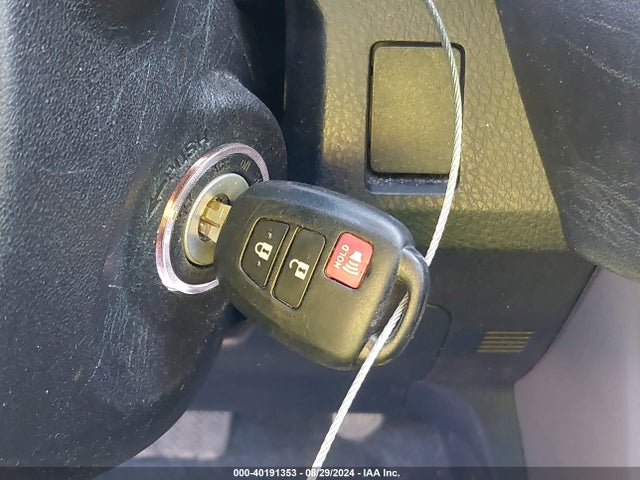 Toyota RAV4 LE 2018 2T3BFREV0JW765707 Image 11