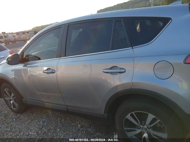 Toyota RAV4 LE 2018 2T3BFREV0JW765707 Image 15