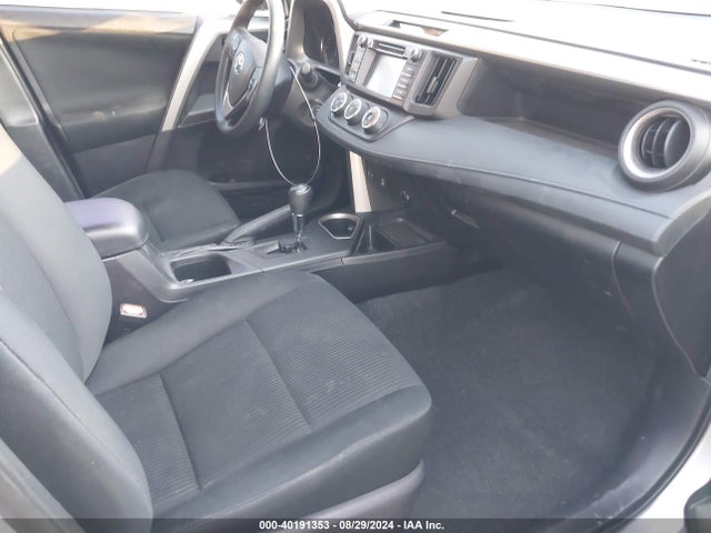 Toyota RAV4 LE 2018 2T3BFREV0JW765707 Image 5