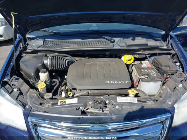 2C4RC1GG5ER203535 Chrysler Town & Country Limited