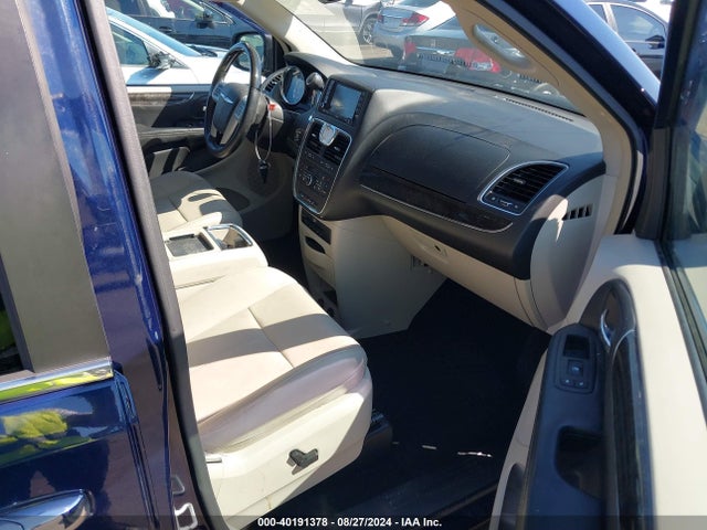 2C4RC1GG5ER203535 Chrysler Town & Country Limited