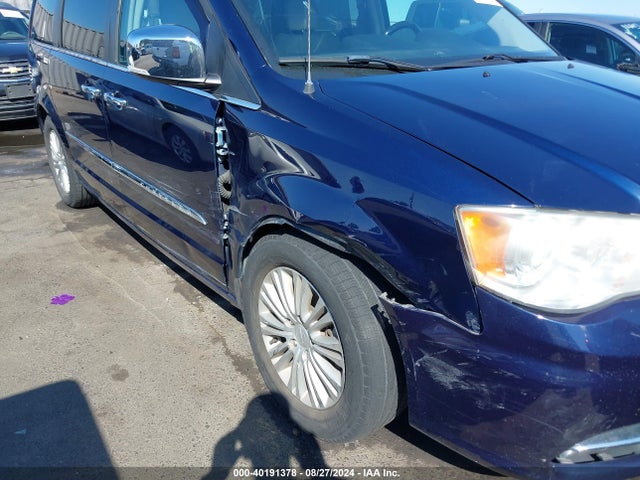 2C4RC1GG5ER203535 Chrysler Town & Country Limited