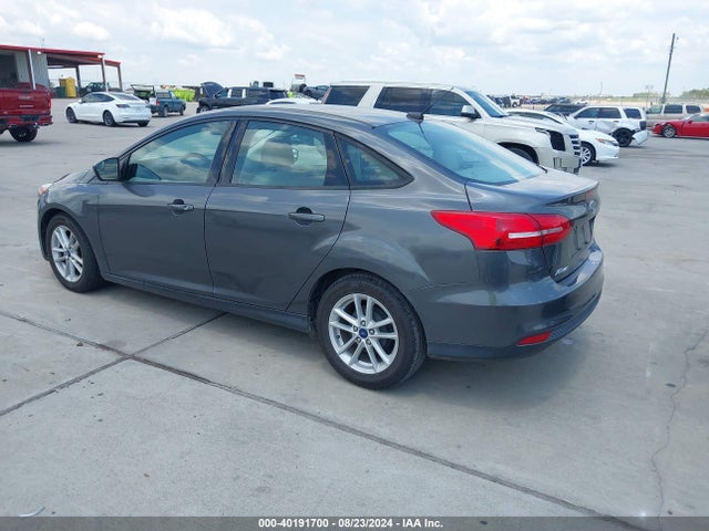 Ford FOCUS SE 2018 1FADP3F29JL253170 Image 3