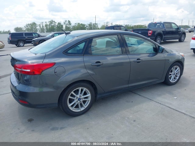 Ford FOCUS SE 2018 1FADP3F29JL253170 Image 4
