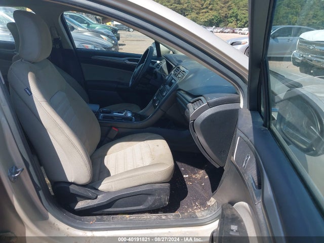 Продажа на аукционе авто 2017 Ford Fusion S, vin: 3FA6P0G79HR267387, номер лота: 40191821
