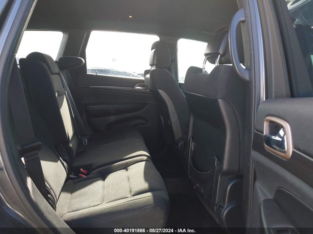 1C4RJEAG1HC605698 Jeep Grand Cherokee Laredo 4x2