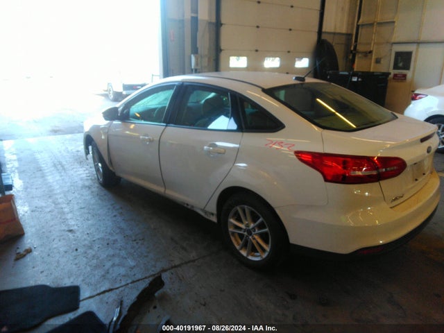 Ford FOCUS SE 2016 1FADP3F25GL282643 Image 3