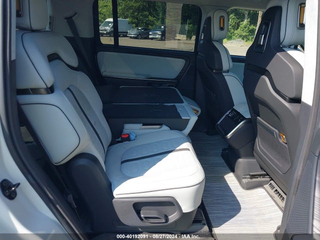Rivian R1s Adventure Quad Motor Large Pack 2024 7PDSGABA4RN037531 Image 8