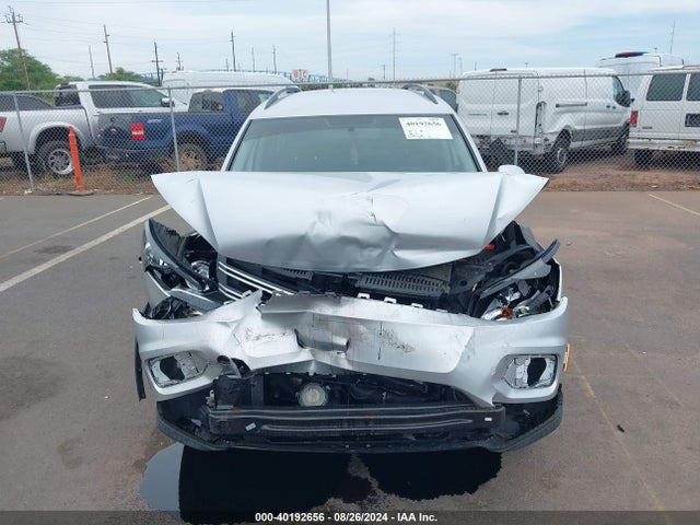 WVGAV7AX2JK002988 Volkswagen Tiguan Limited 2.0t