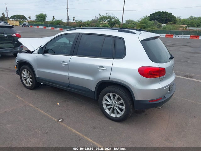 WVGAV7AX2JK002988 Volkswagen Tiguan Limited 2.0t