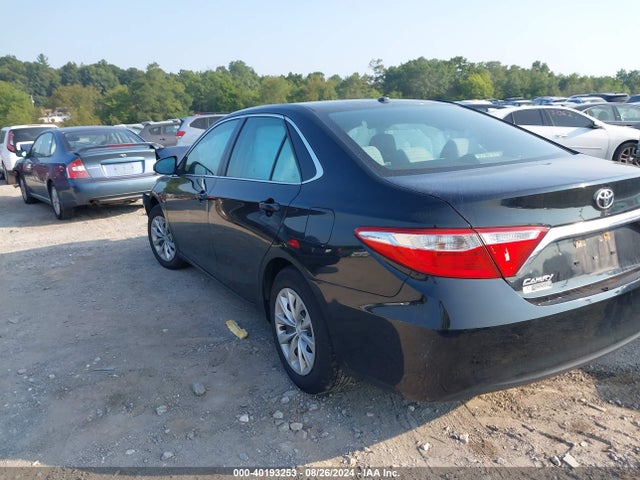 Toyota CAMRY LE 2015 4T4BF1FK6FR508899 Image 3