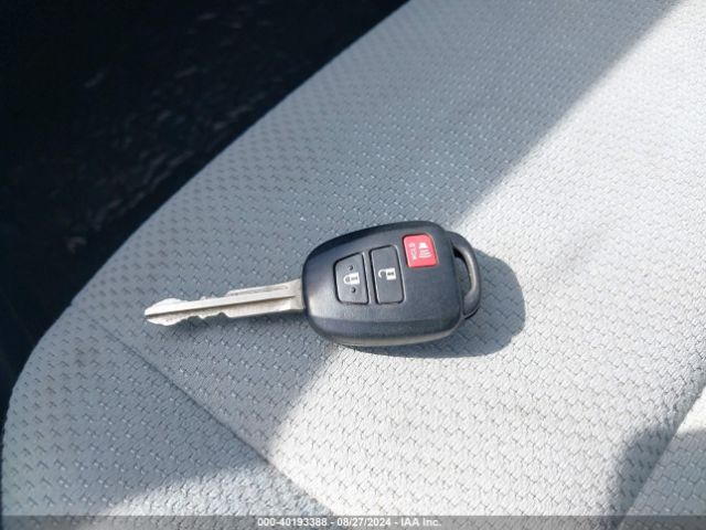 JTDKDTB31F1112251 Toyota Prius C One