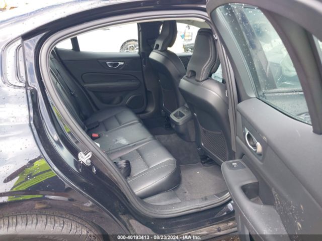 7JRL12FK7RG294274 Volvo S60 B5 Core Dark Theme