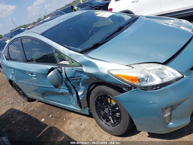 Toyota Prius Three 2015 JTDKN3DU6F1915737 Image 13