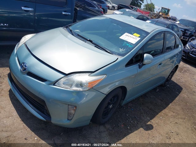 Toyota Prius Three 2015 JTDKN3DU6F1915737 Image 2