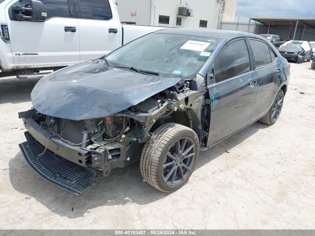 Toyota COROLLA SE 2018 5YFBURHE6JP785245 Image 2