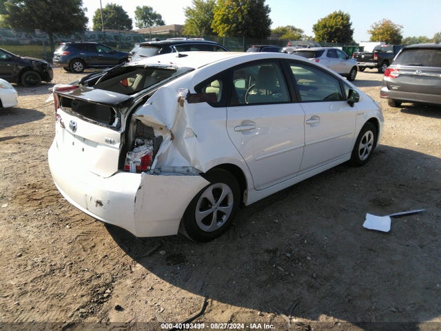 JTDKN3DU8E0385078 Toyota Prius Three