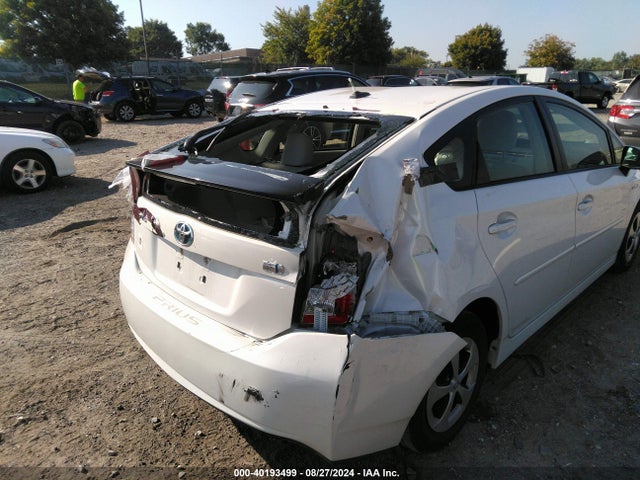 JTDKN3DU8E0385078 Toyota Prius Three