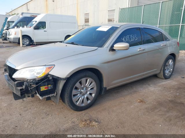 1C3CCBAB8EN145303 Chrysler 200 LX