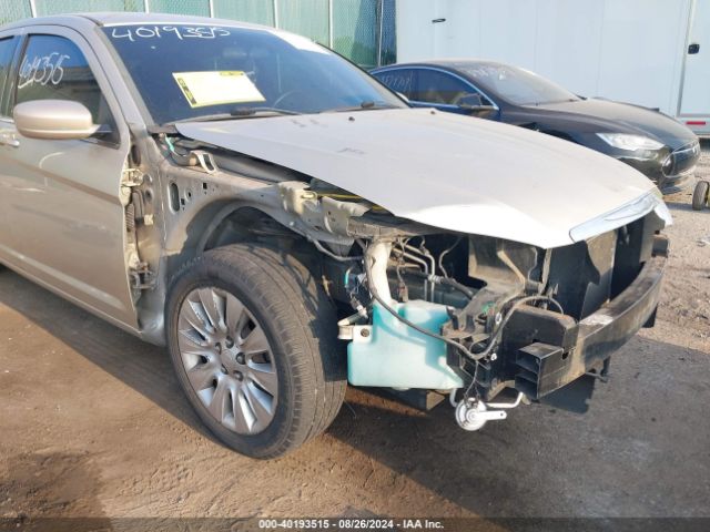 1C3CCBAB8EN145303 Chrysler 200 LX