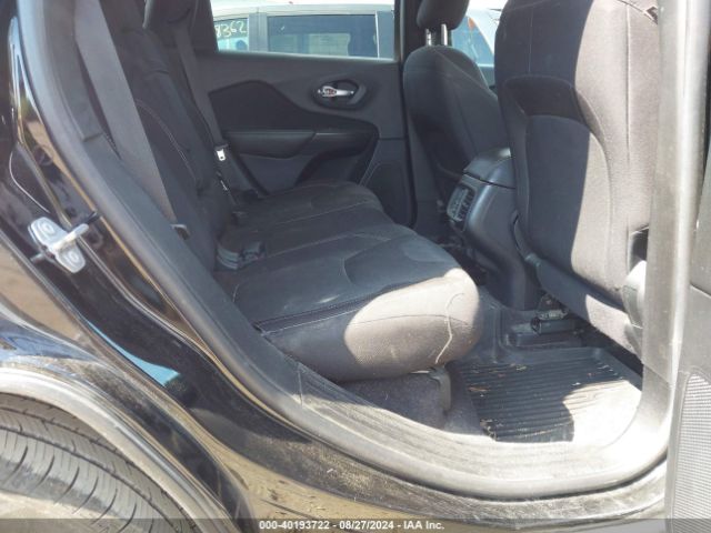 1C4PJMCB6HW556709 Jeep Cherokee Latitude 4x4